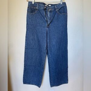 Levi’s high waisted baggy wide leg jean. Size 31